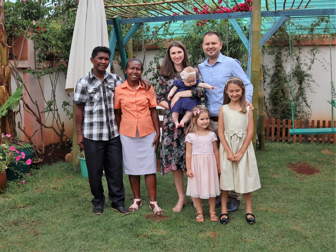 Vești din Madagascar – Familia Popa
