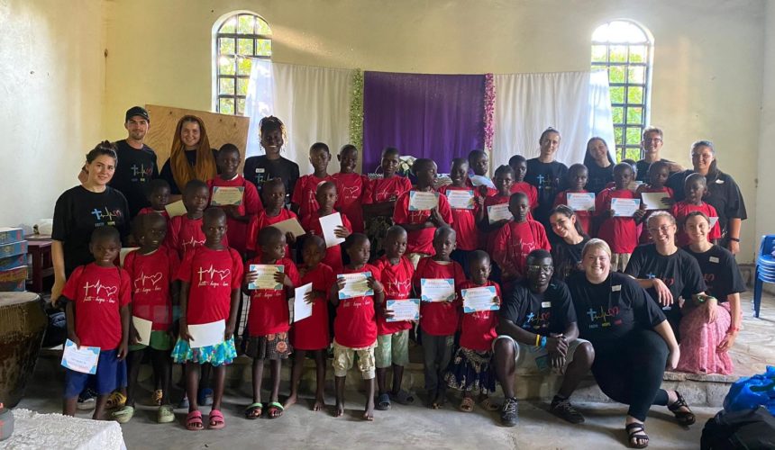 Ce înseamnă să te îndrăgostești de Isus? [Mărturie din Uganda]